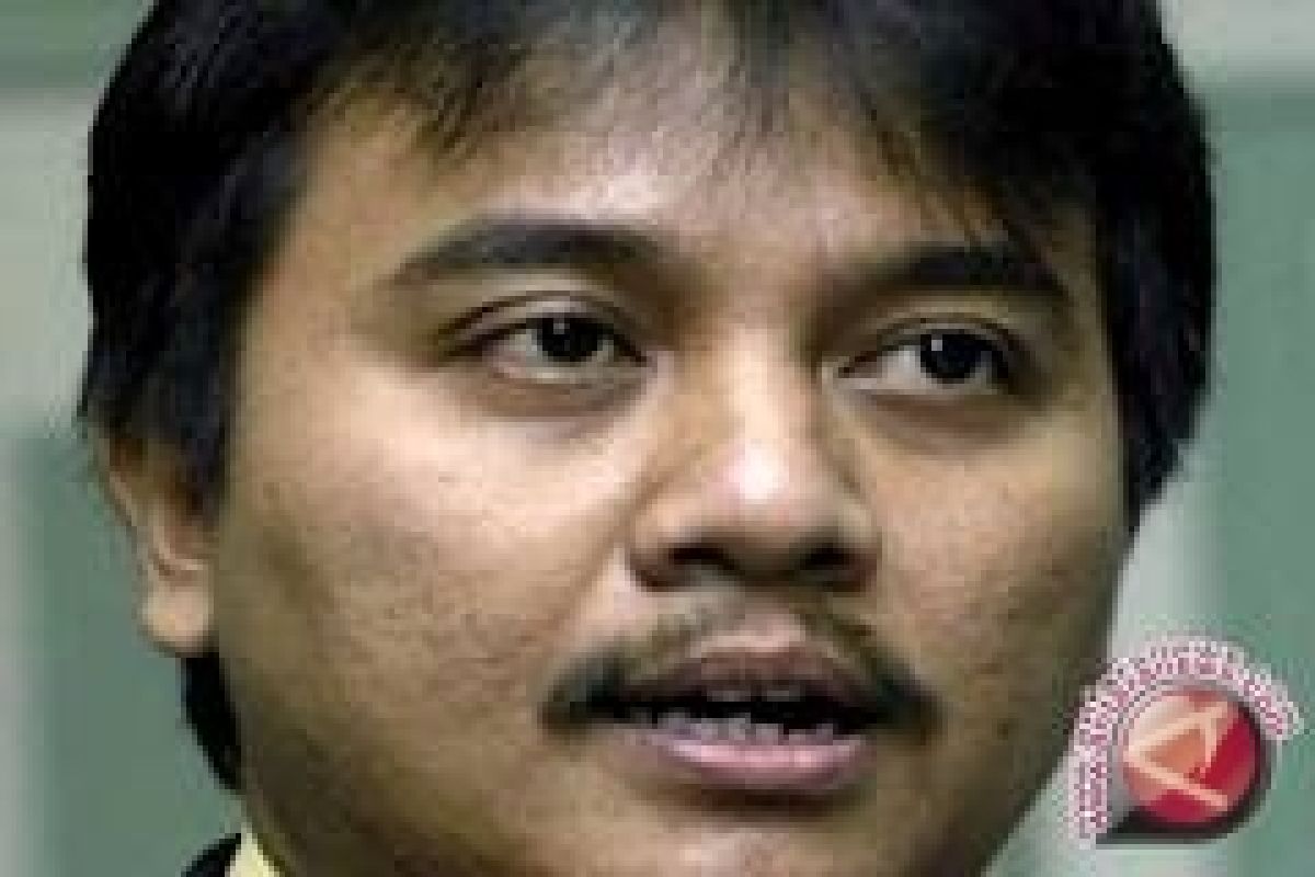 Presiden tunjuk roy suryo jadi menpora