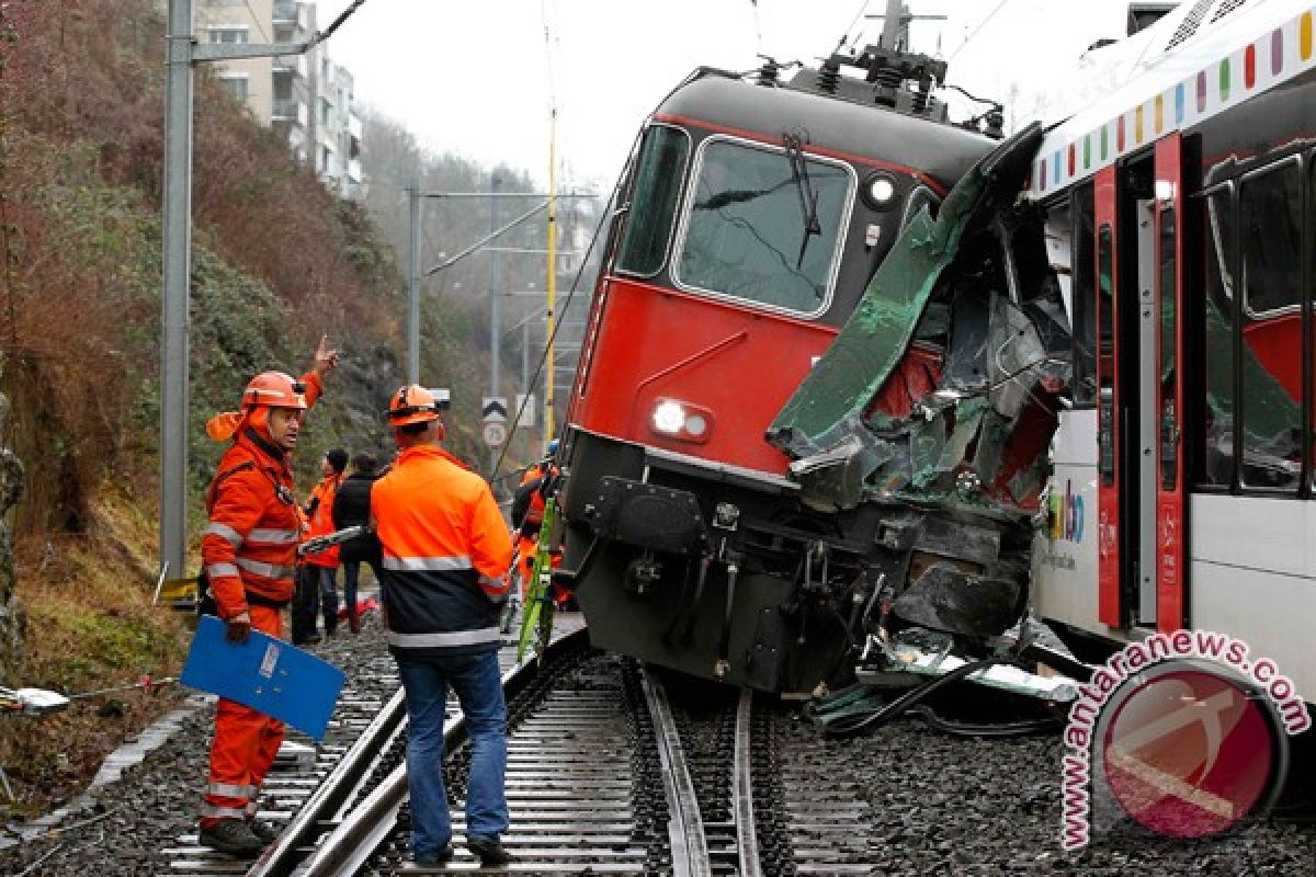 Banyak orang cedera dalam tabrakan kereta di Swiss