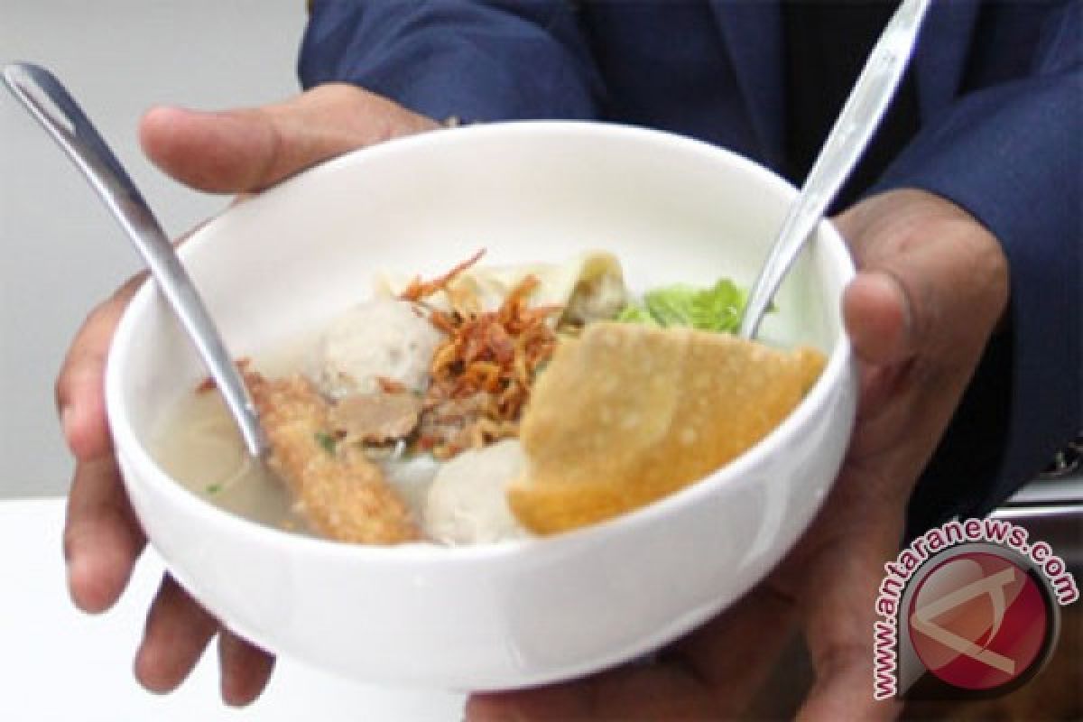 Bakso-mie ayam gratis saat Syukuran Rakyat