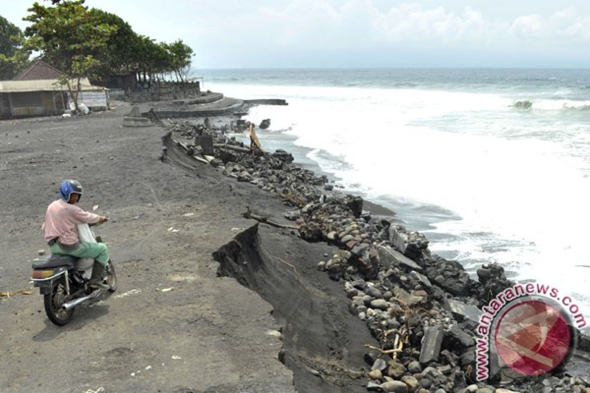 Tujuh rumah warga Tapalang terancam abrasi