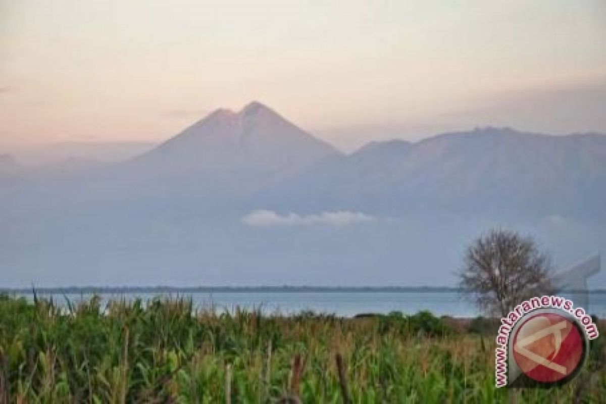 Ratusan pendaki masih terjebak di Danau Rinjani