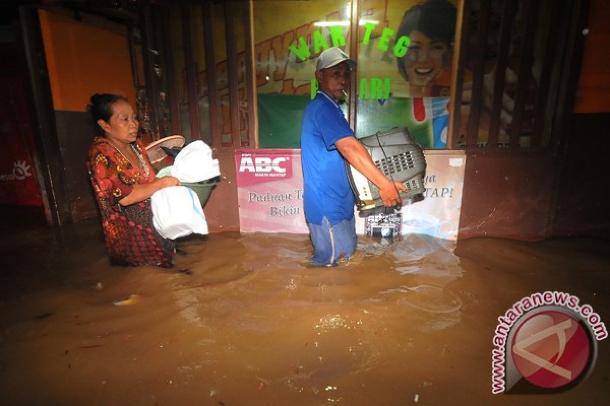 15 ribu warga DKI jadi pengungsi banjir