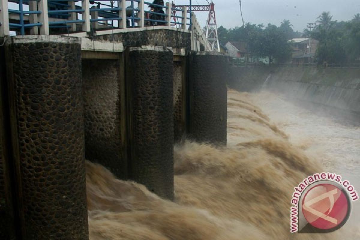 Malam ini diperkirakan banjir lagi di Kebon Baru