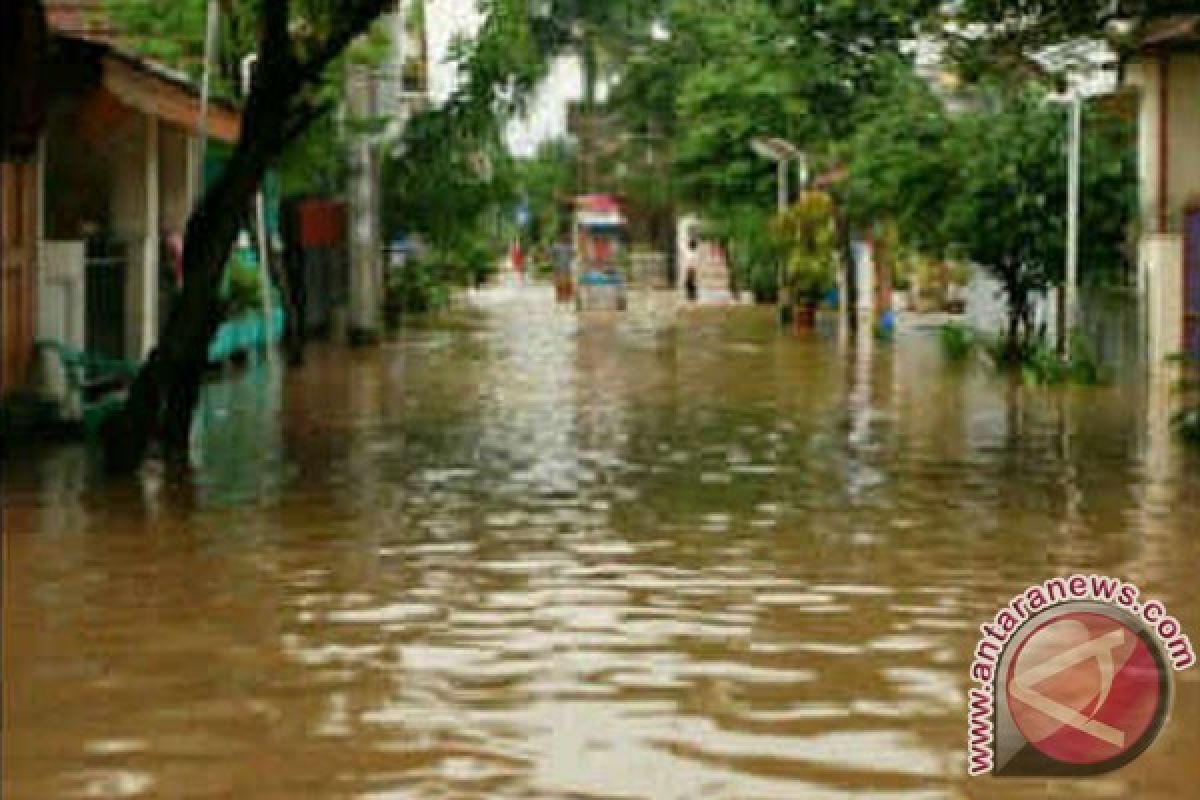 Jakarta dikepung banjir
