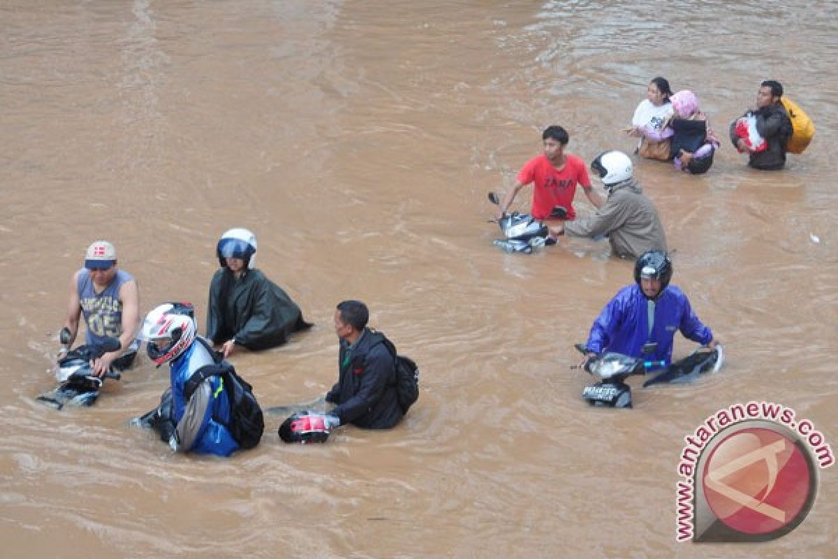 Tiga kecamatan di Bogor dilanda banjir