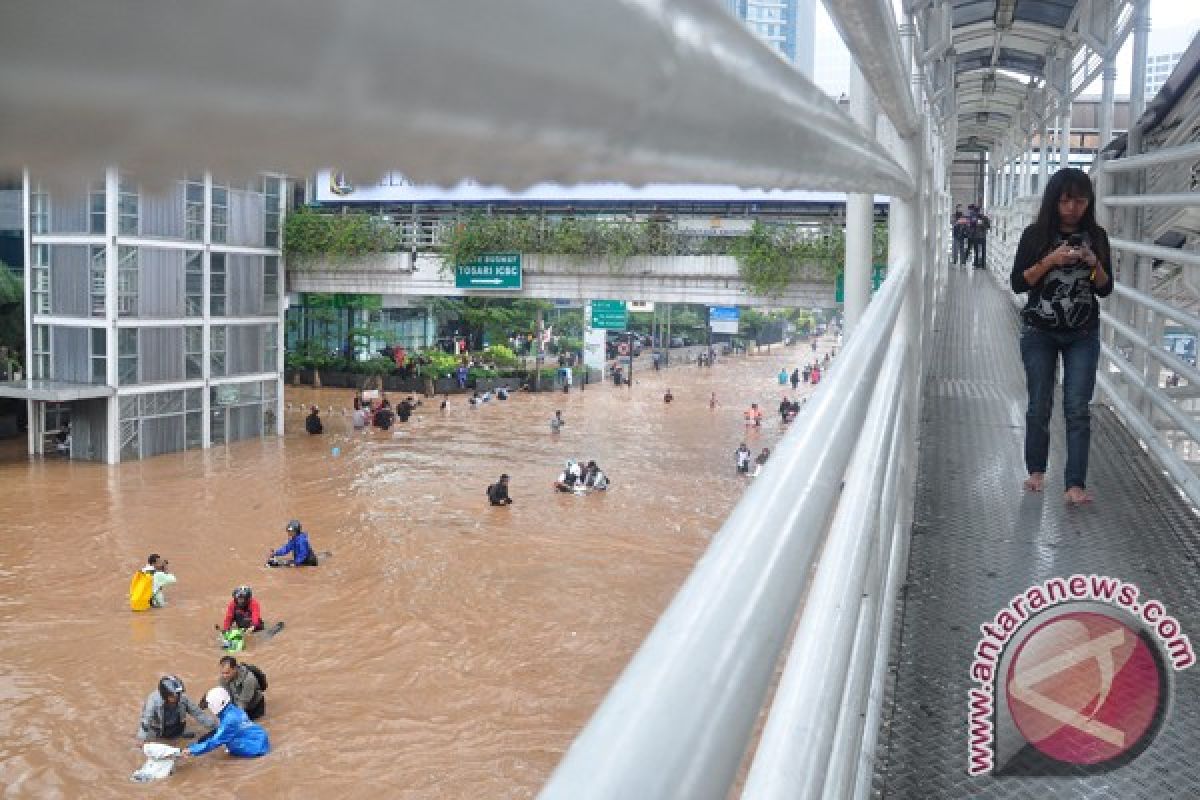 Genangan air di Jalan Thamrin - HI belum teratasi