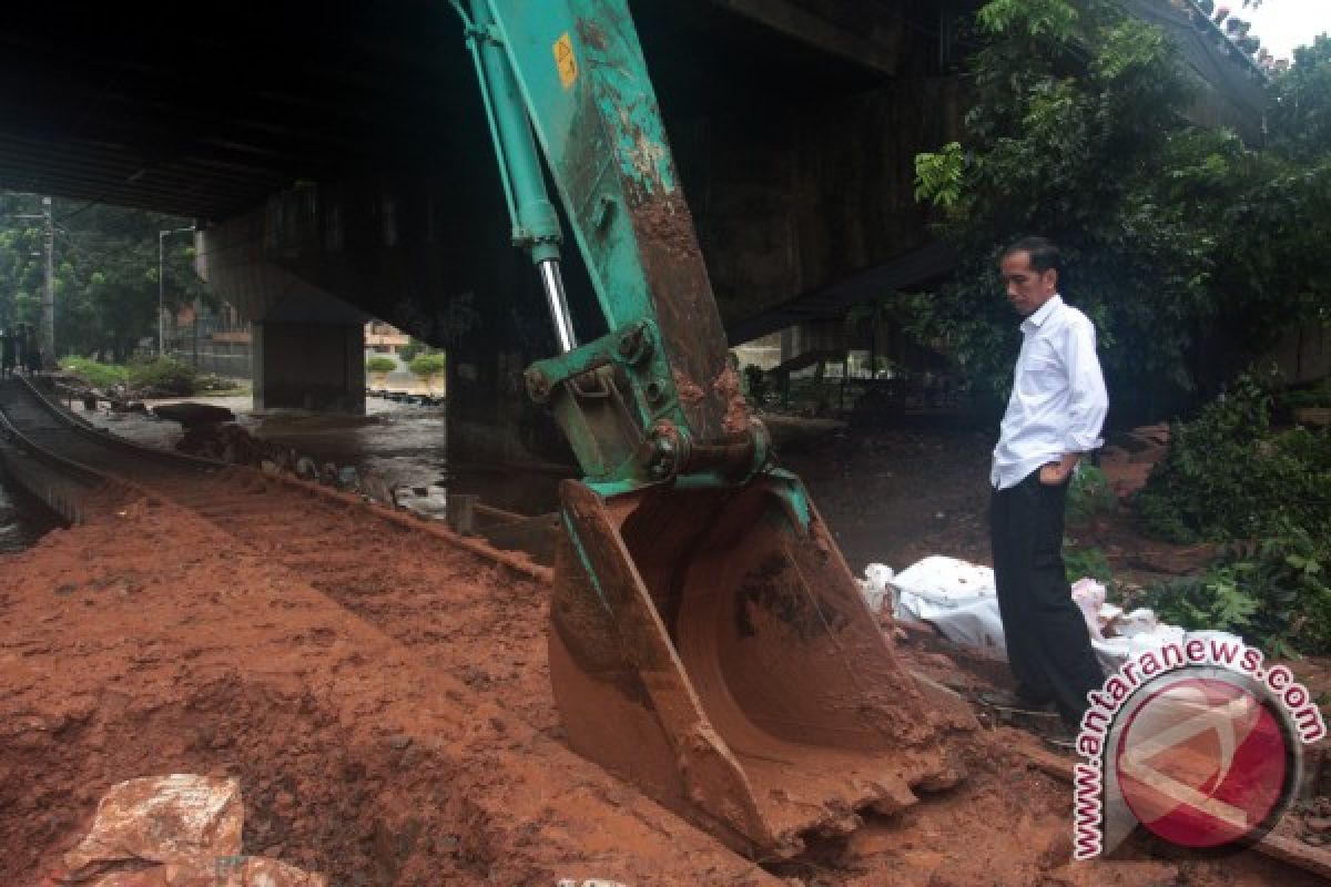 Jokowi cek lagi perbaikan tanggul 