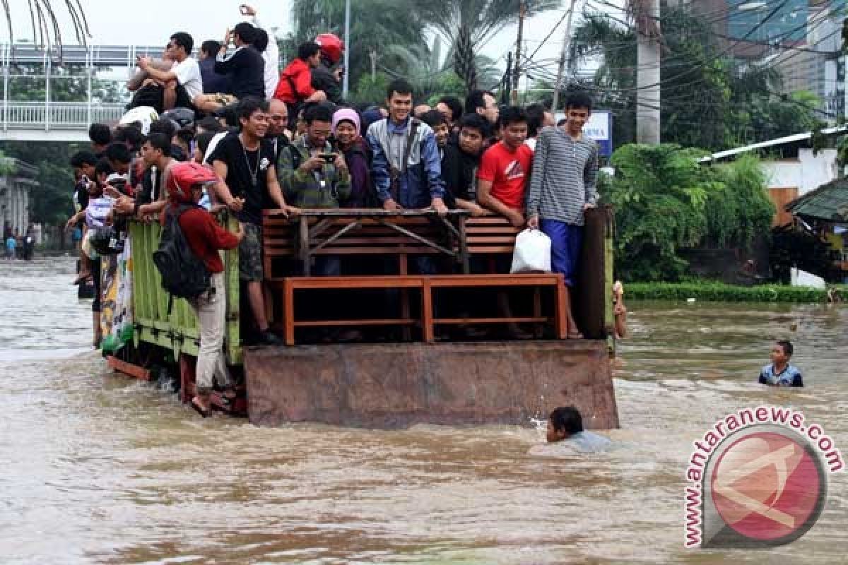 U.S. offers support to flood victims in Jakarta