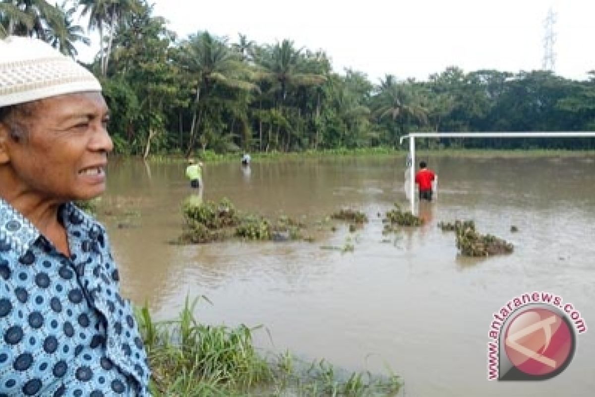 Puluhan kolam ikan Kulon Progo terendam banjir 