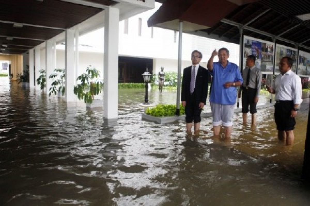 Banjir, tentang Jakarta yang singgah di benak tamu negara 