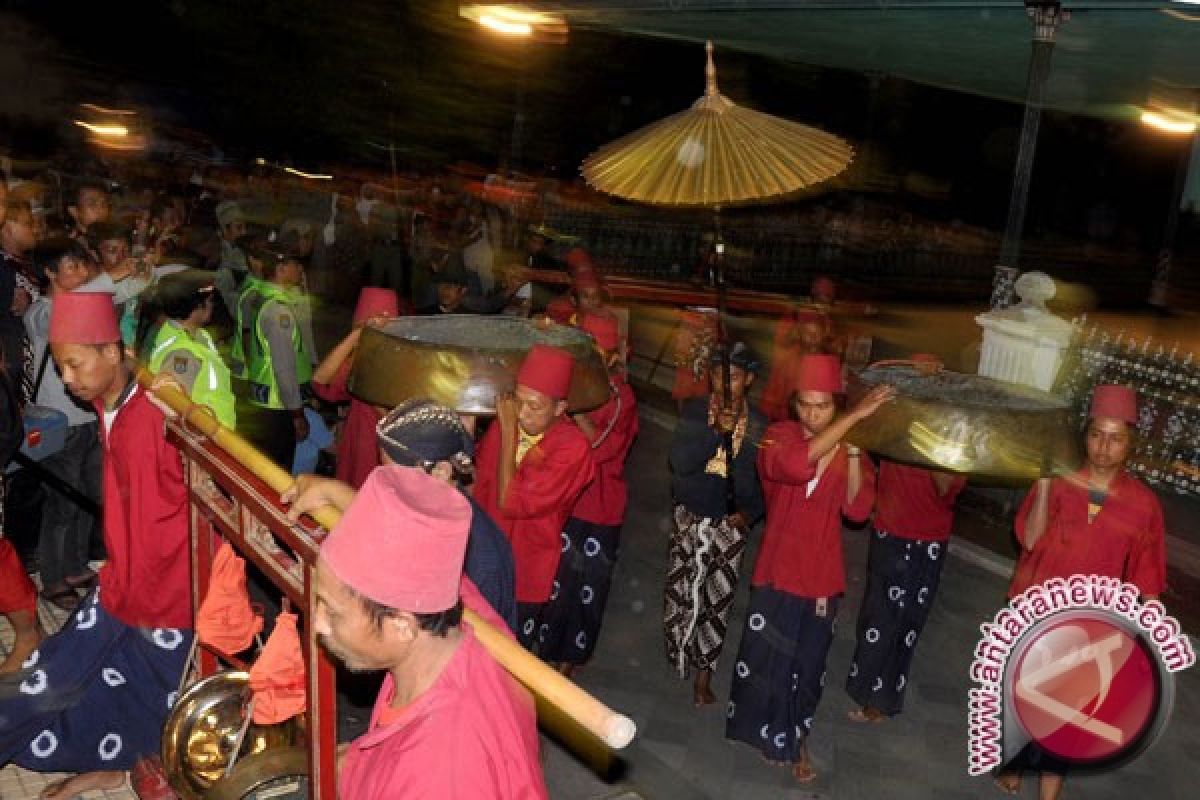 Keraton Yogyakarta gelar upacara "Miyos Gongso" 