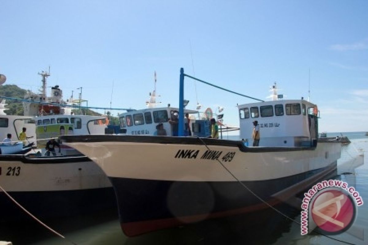 Pemkab Salurkan Bantuan Kapal Penangkap Ikan