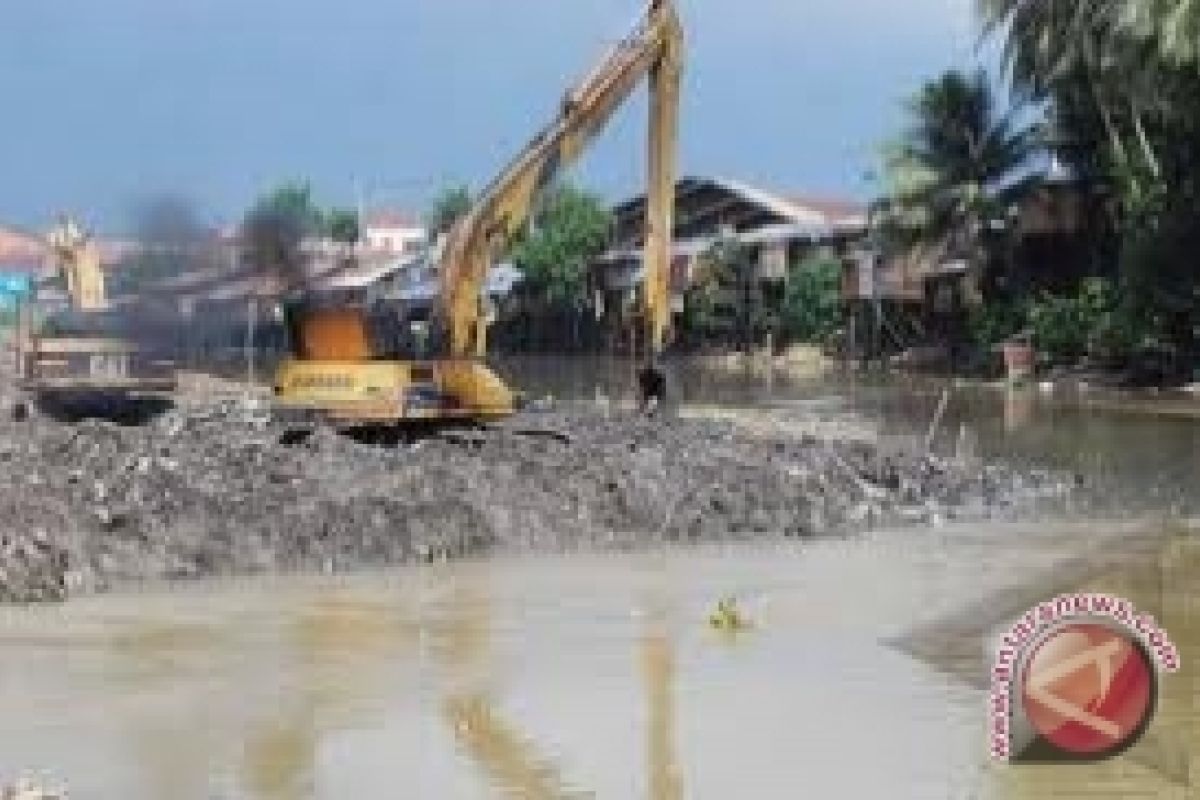 Warga Kampung Nelayan Keluhkan Pendangkalan Sungai