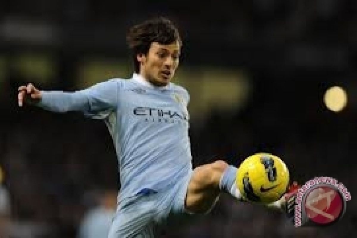 Sepasang Gol David Silva Menangkan City