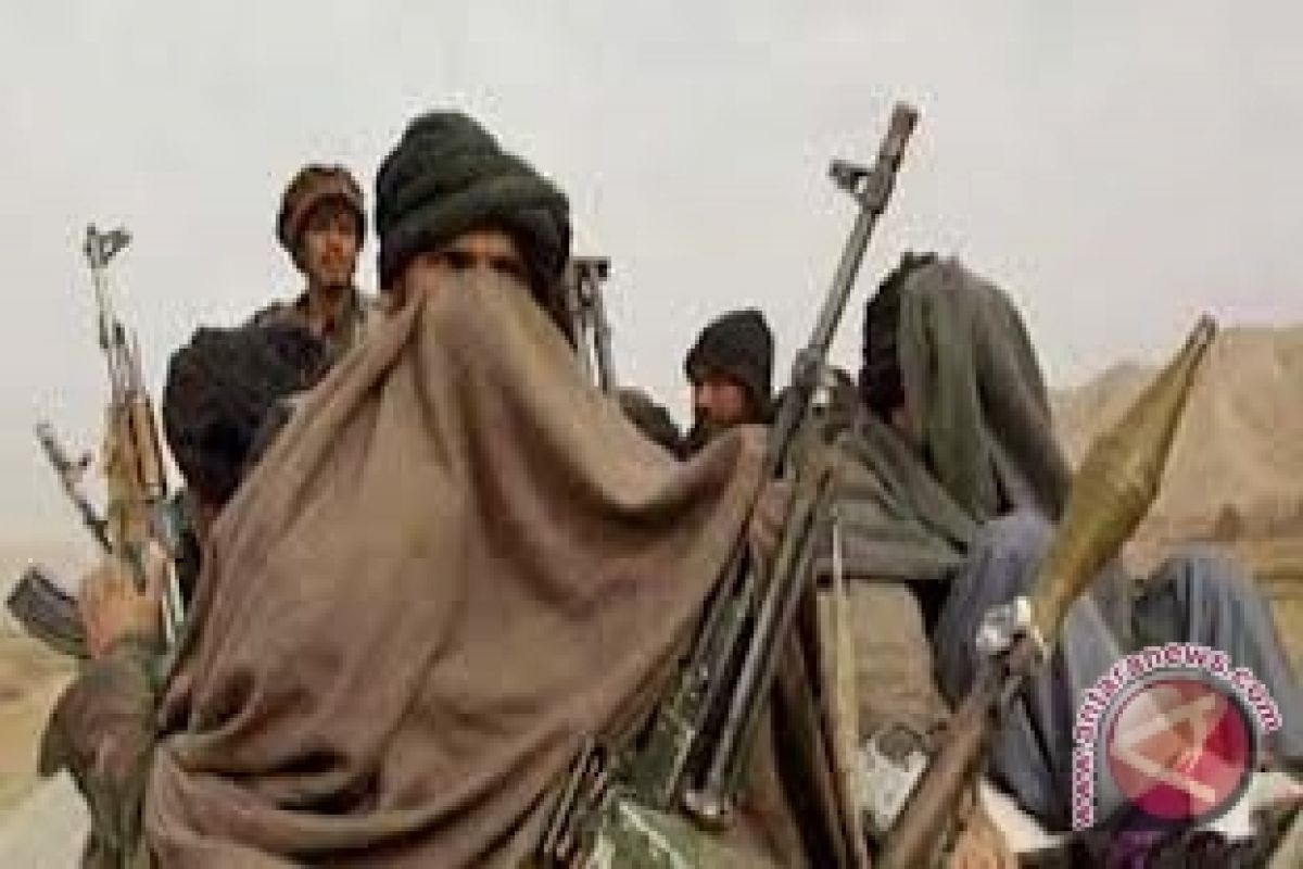 Serangan Udara Tewaskan Komandan Taliban         