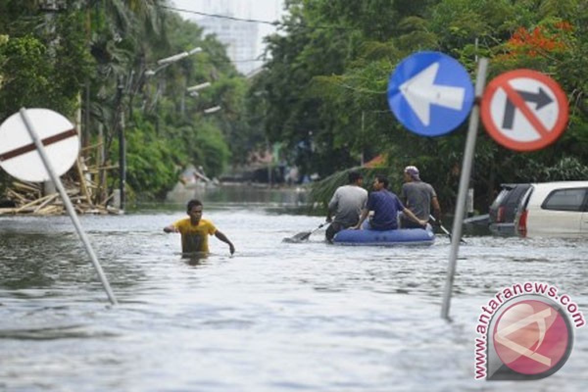 A lesson from current flooding of Jakarta