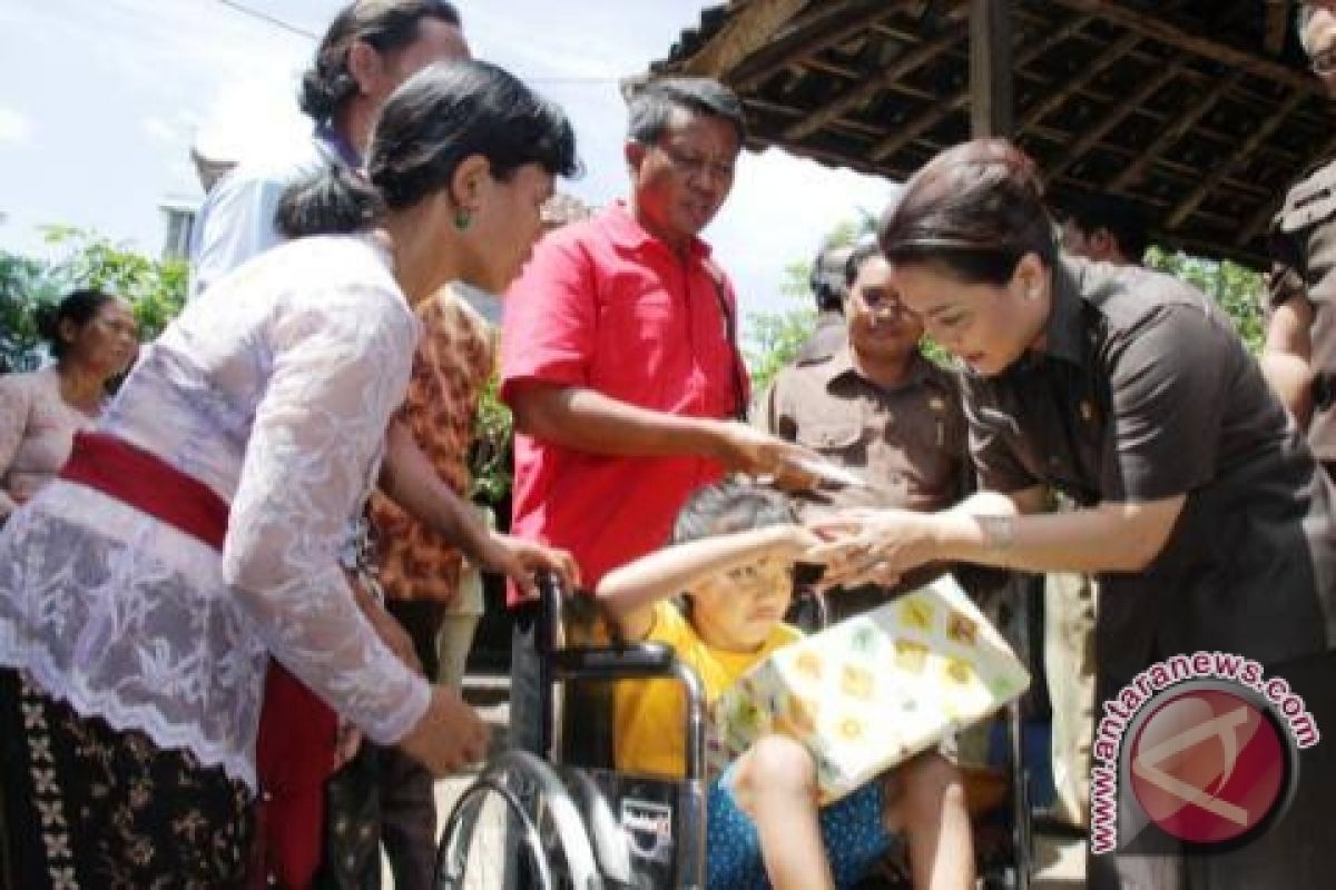 Bupati Eka Ajak BUMN Atasi Kemiskinan