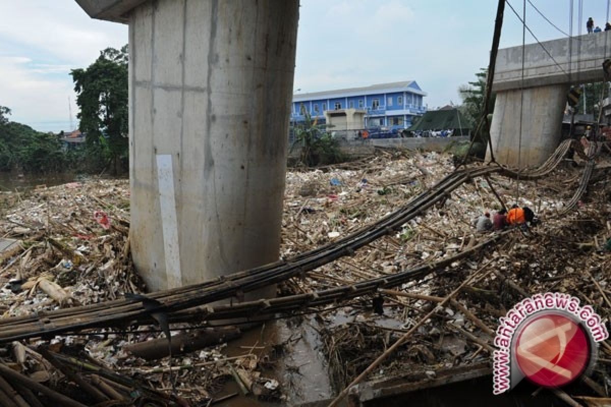 Pemadaman listrik akibat banjir tidak lagi masif