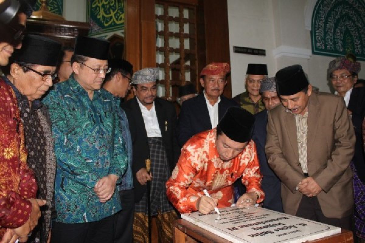 Tifatul Sembiring Resmikan &quot;Janjang Koto Gadang&quot;