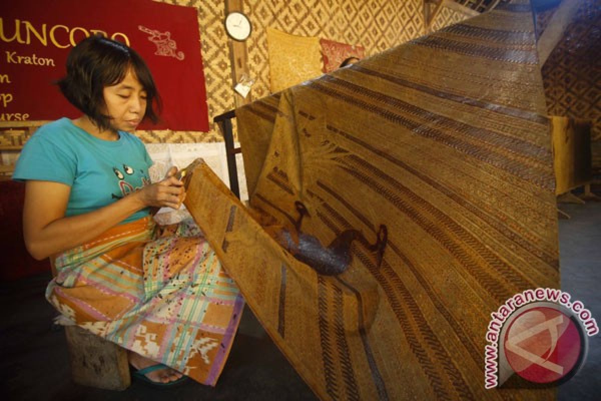 Batik klasik Cirebonan diminati turis Jepang