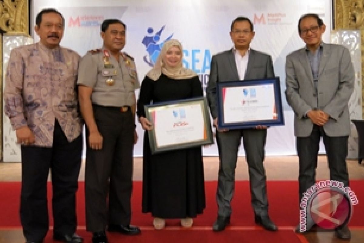 Telkomsel Operator Terbaik BSEA 2013