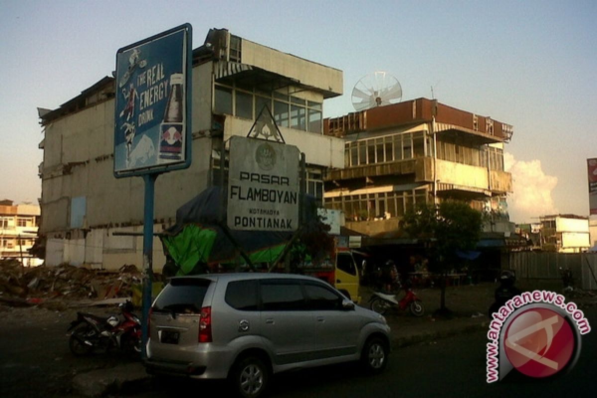 Pedagang Asosiasi Pasar Flamboyan Ancam Bongkar Paksa Ruko yang Bertahan