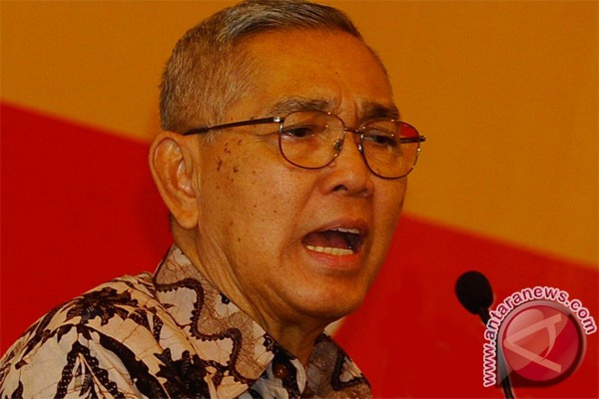 Try Sutrisno: Amandemen UUD perlu dikaji secara komprehensif