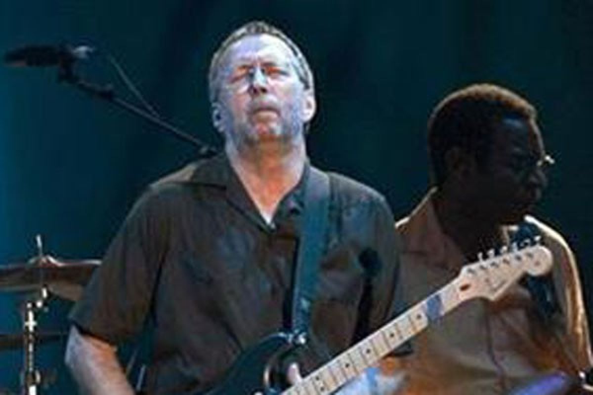 Eric Clapton bilang "tak mudah" menonton film dokumenternya sendiri