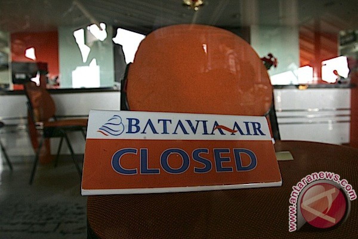 Pemakai jasa Batavia Air terlantar