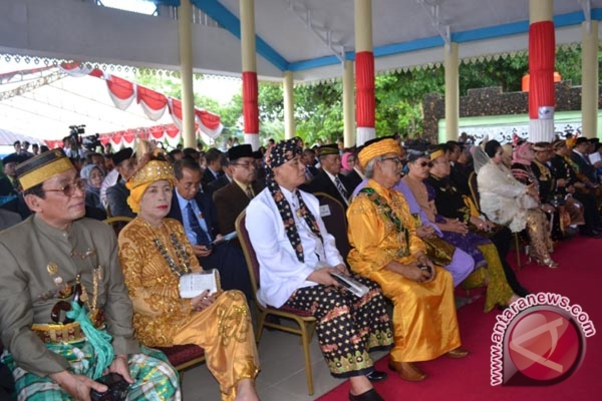  Sejumlah Raja Hadiri Pelantikan Wali Kota Baubau 