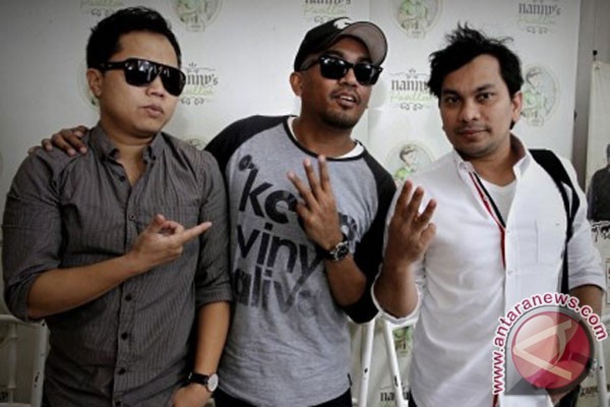 Sandhy Sandoro, Tompi, Glenn Fredly di "Banyuwangi Jazz Festival"