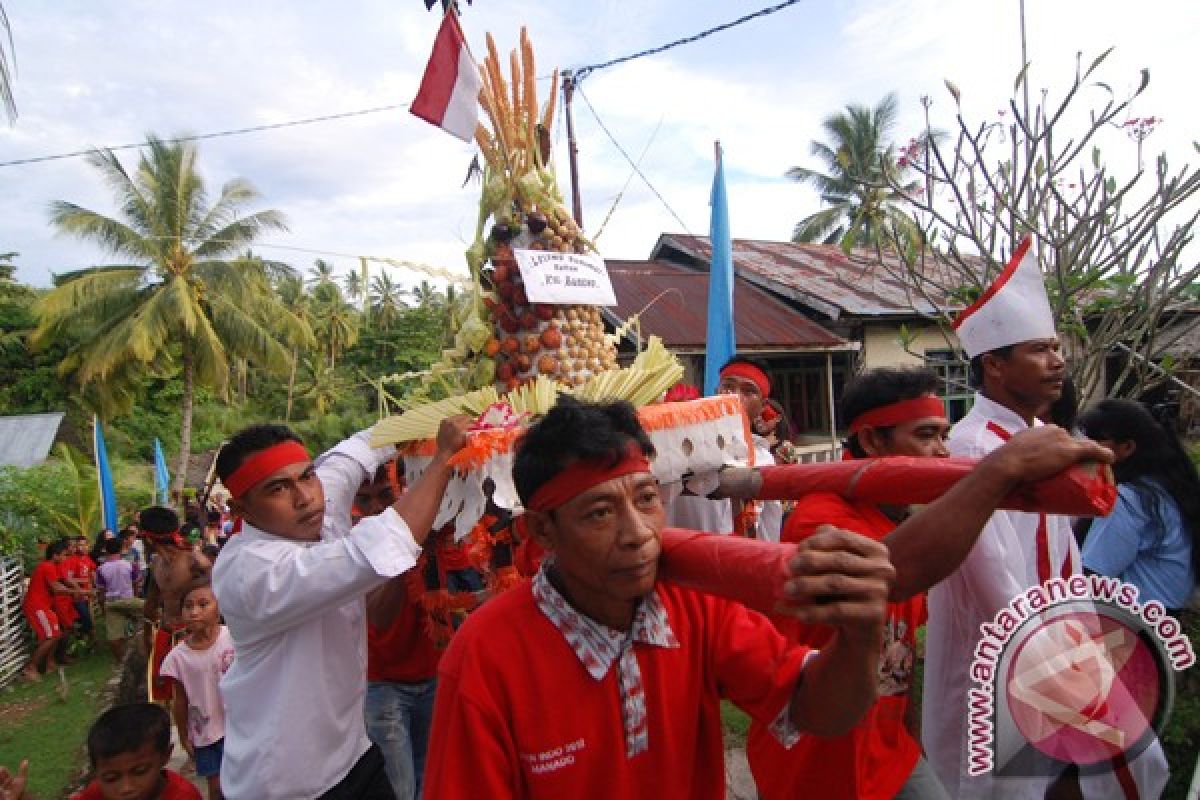 Masyarakat Nusa Utara Bitung gelar ritual Tulude