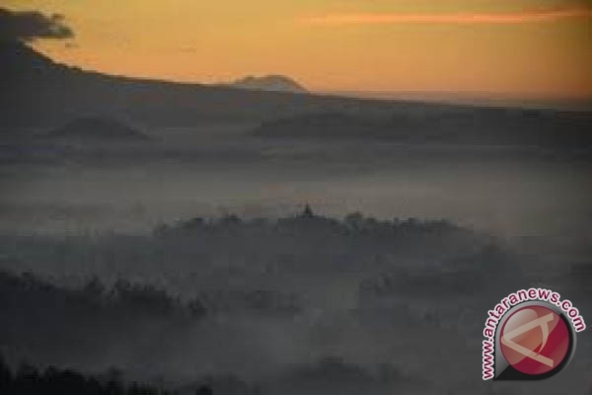 Masuk Candi Borobudur Kini Menggunakan E-Ticketing