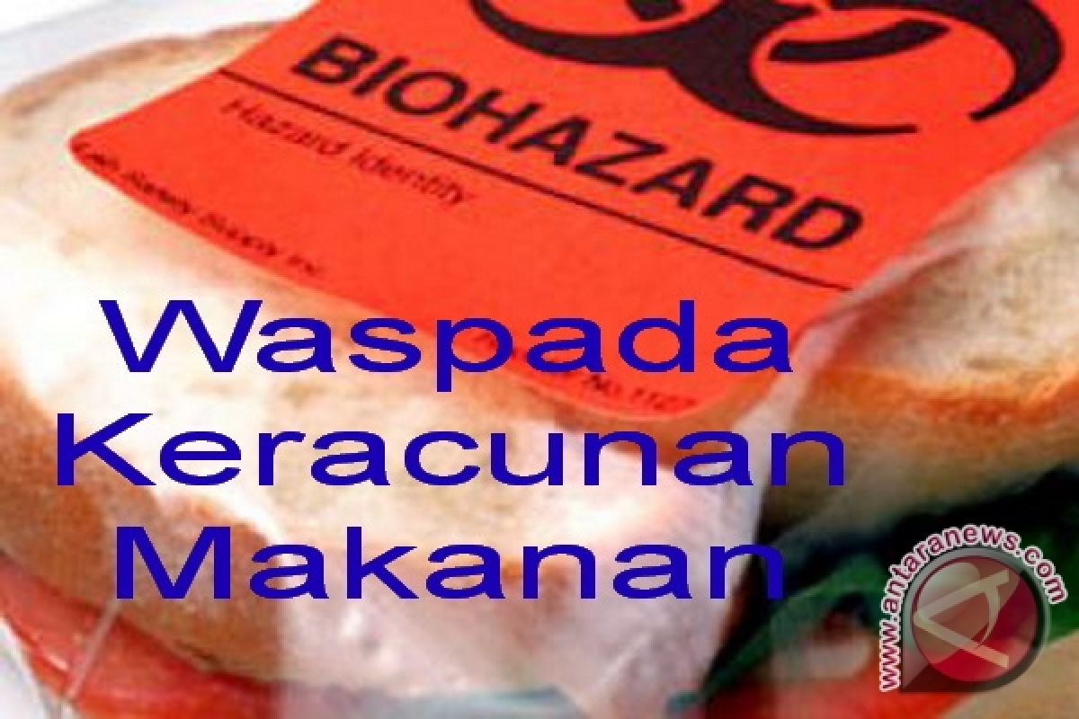 21 Warga Lumbis Keracunan Makanan 