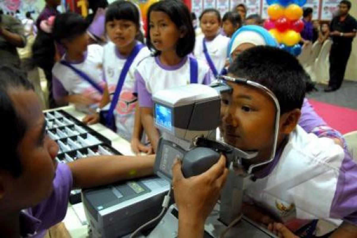 Orang tua berperan tumbuhkan kepercayaan diri anak dengan low vision