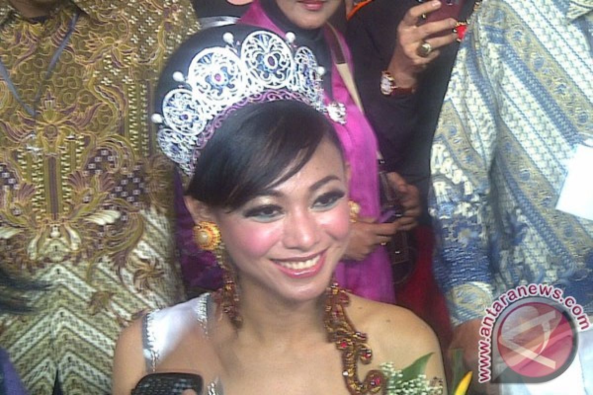 Putri Indonesia bawa gaun Reog Ponorogo ke Miss Universe