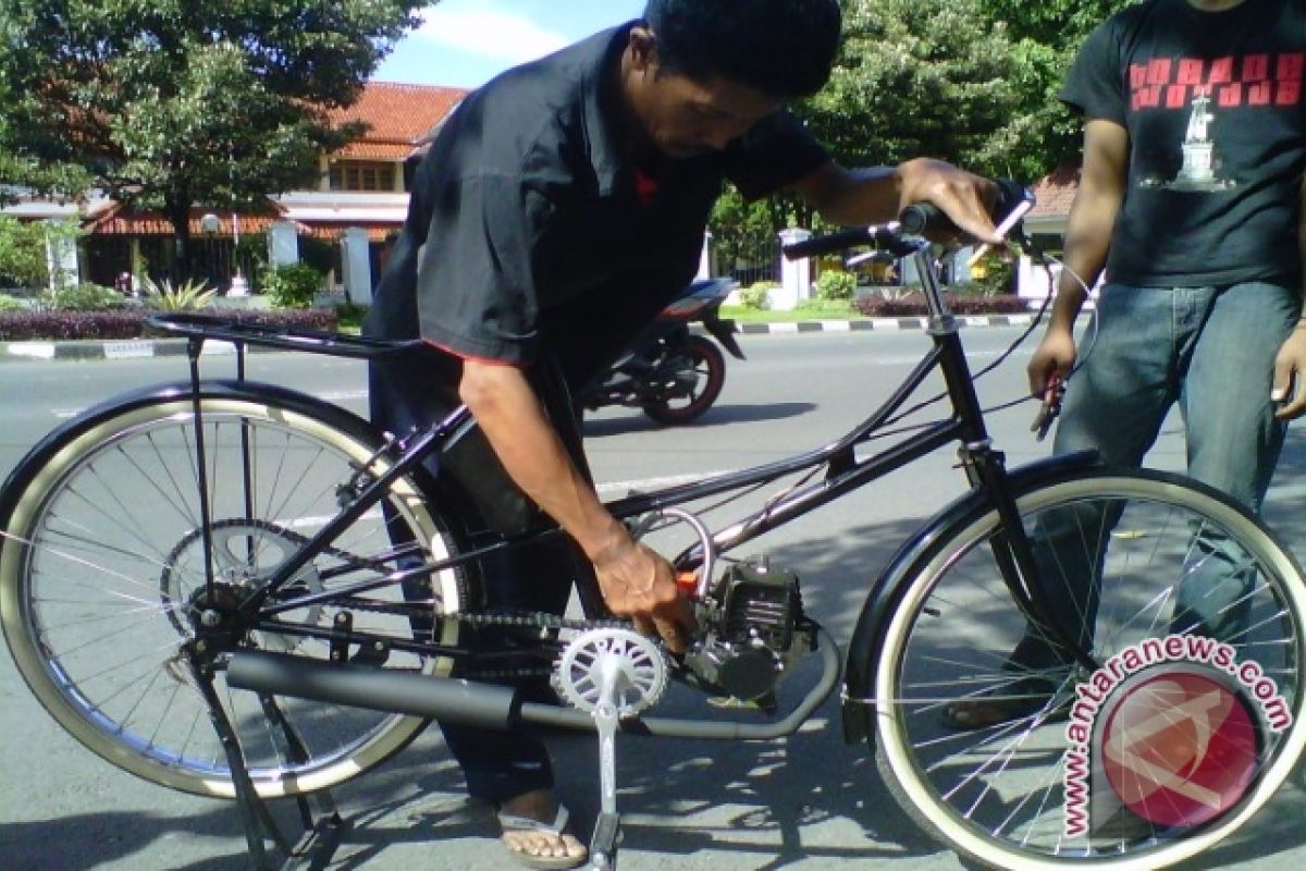 Warga Bantul kembangkan sepeda bermesin potong rumput