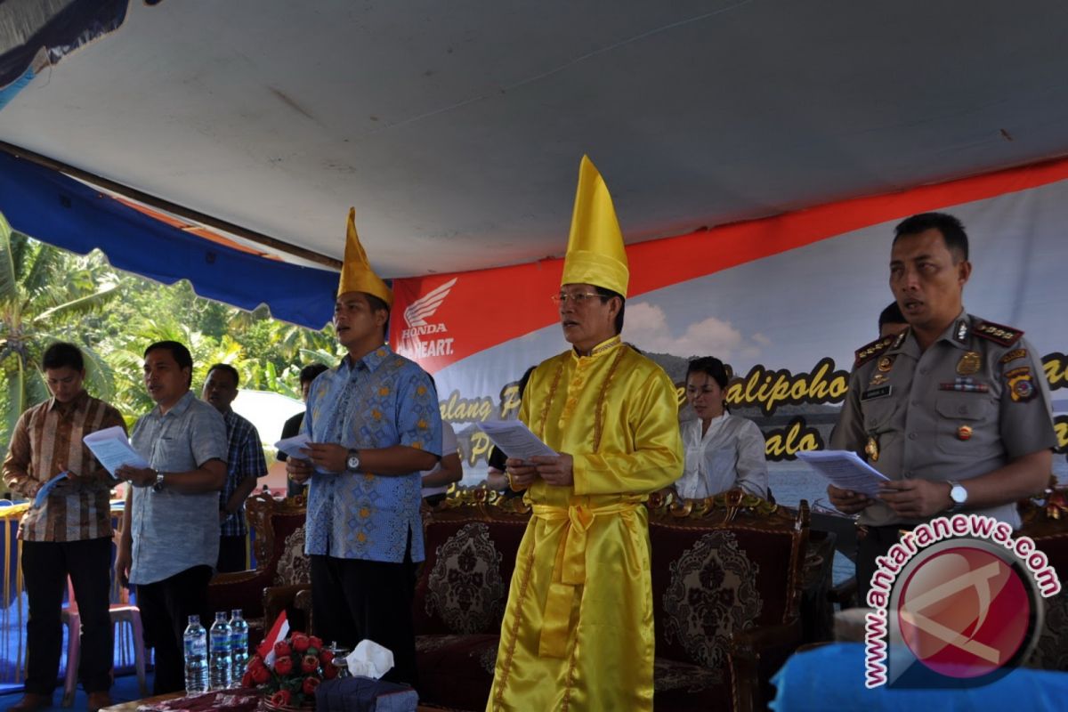 Penghuni Pulau Manado Tua Gelar Tulude  