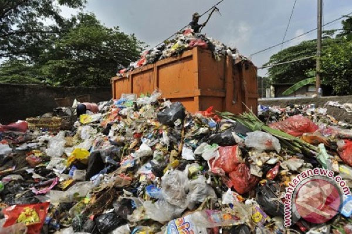 Sampah akibat banjir Jakarta mencapai 91.529 ton