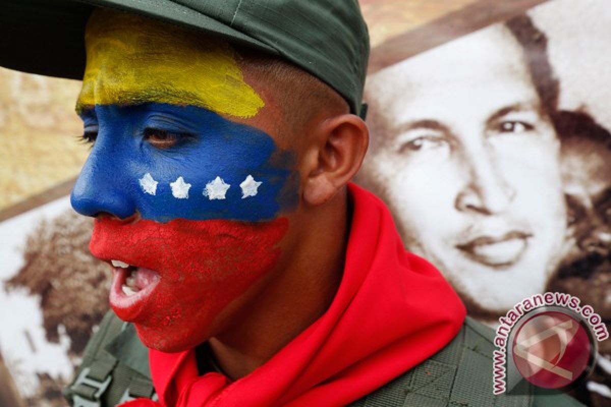 Hugo Chavez di antara dua kudeta