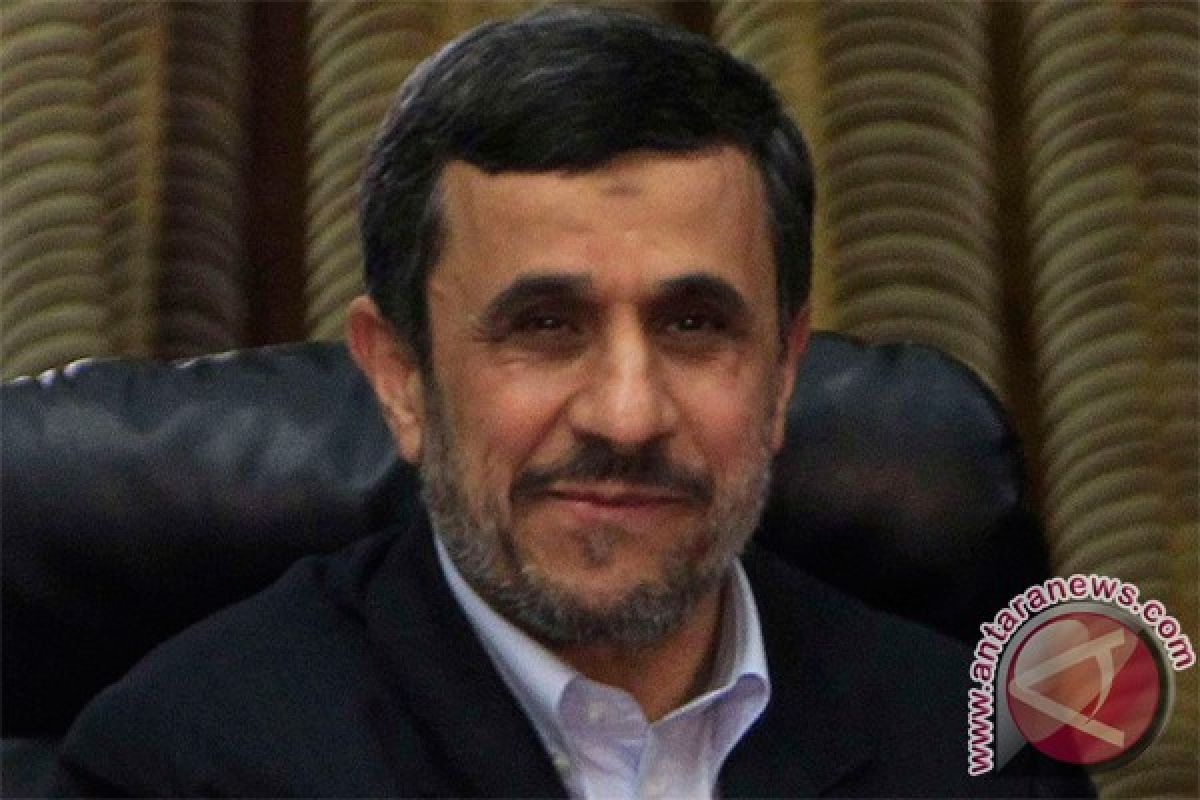 Ahmadinejad ucapkan selamat kepada Maduro