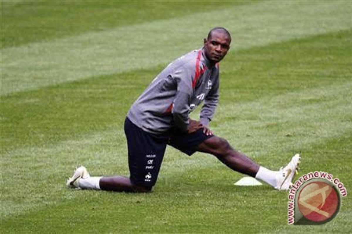 Abidal kembali latihan bersama Barcelona