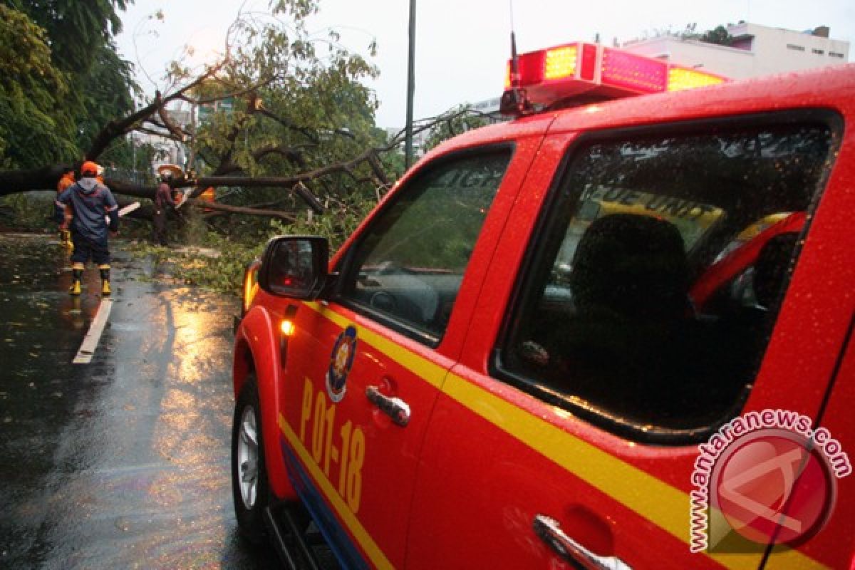 Jabodetabek berpotensi hujan dan angin kencang