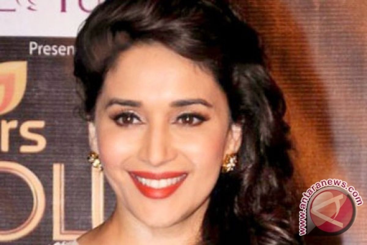  Aktris Bollywood Madhuri Dixit kembali berakting