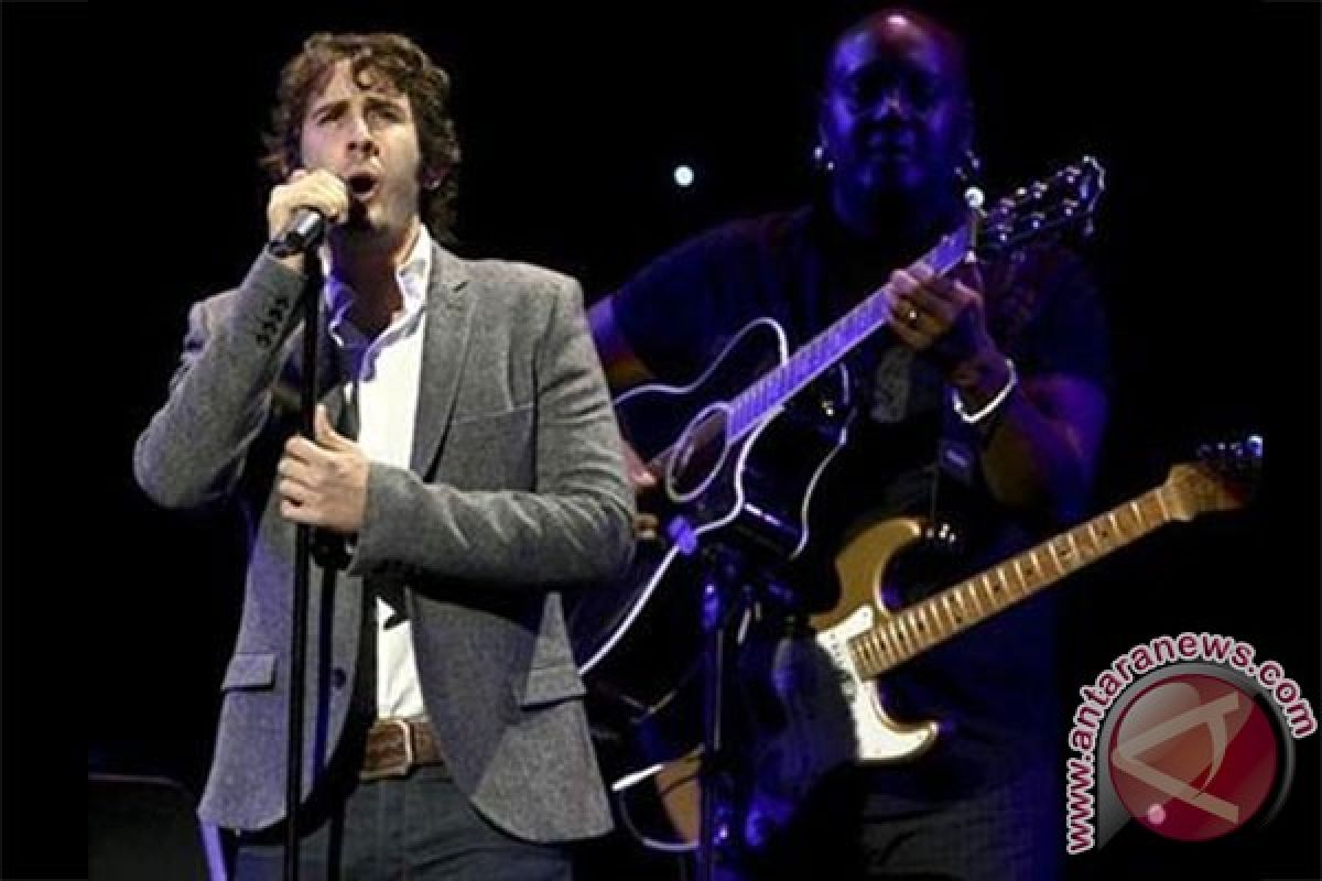 Album Josh Groban nomor satu di Inggris