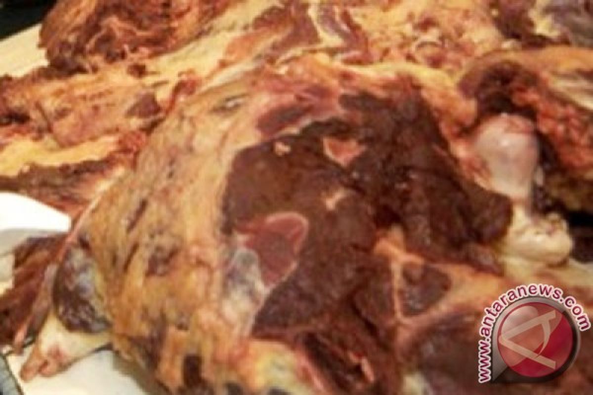 BKP Bakauheni musnahkan 3,5 ton daging babi 