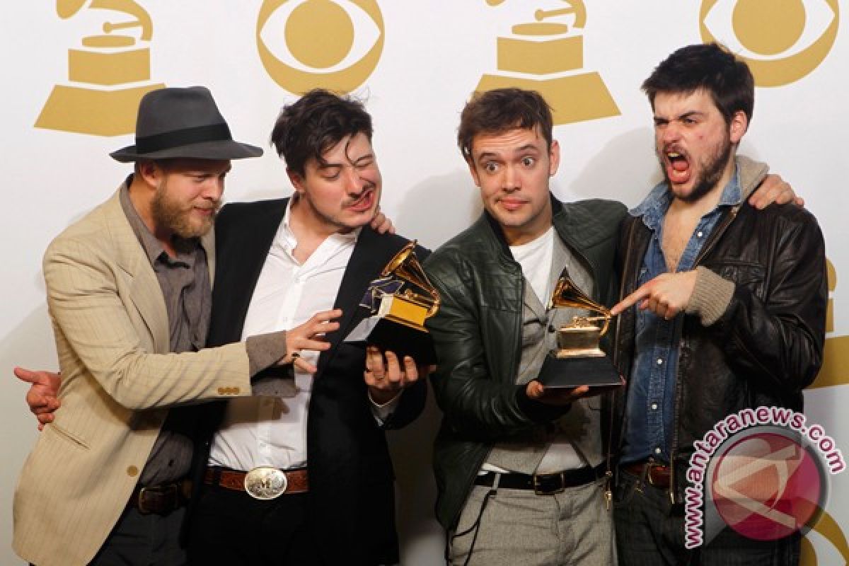 Mumford & Sons berada di puncak Billboard 200