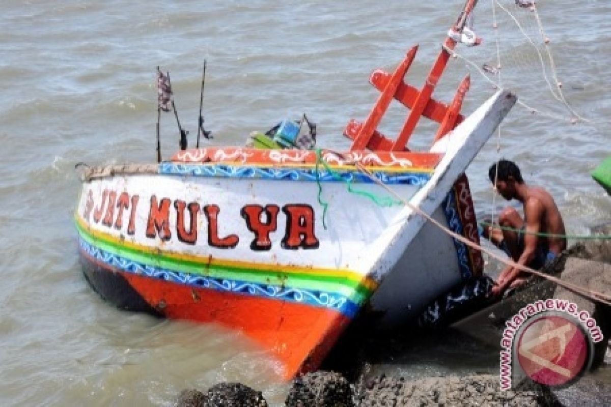  Gelombang Laut Kepri Empat Meter