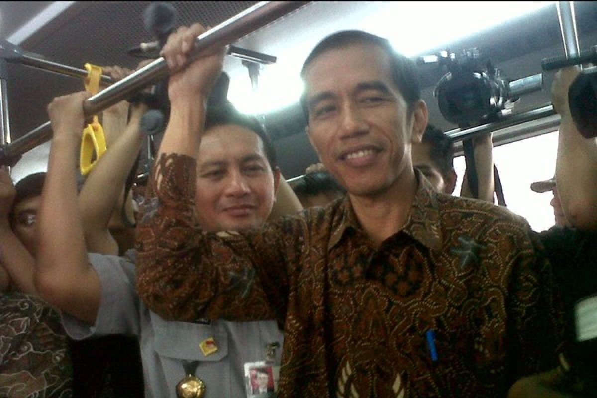 Jokowi resmikan Transjakarta koridor XII 