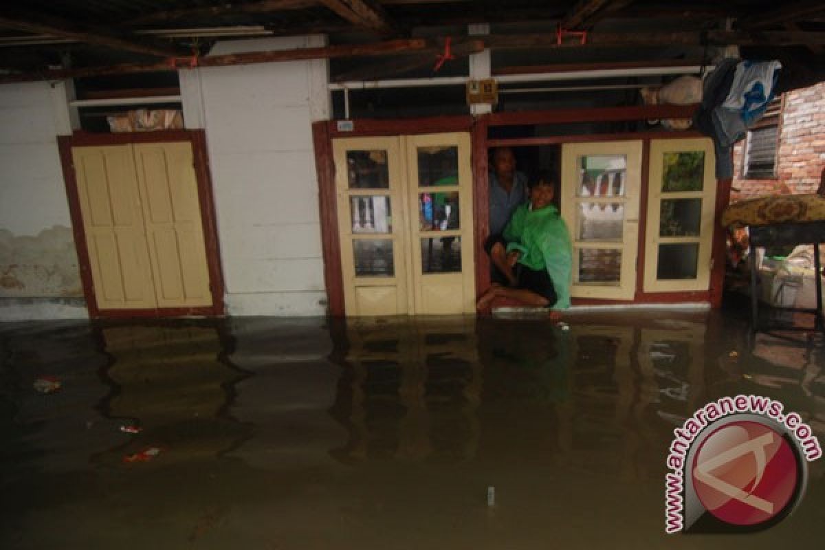 Korban tewas banjir dan longsor Manado 14 orang